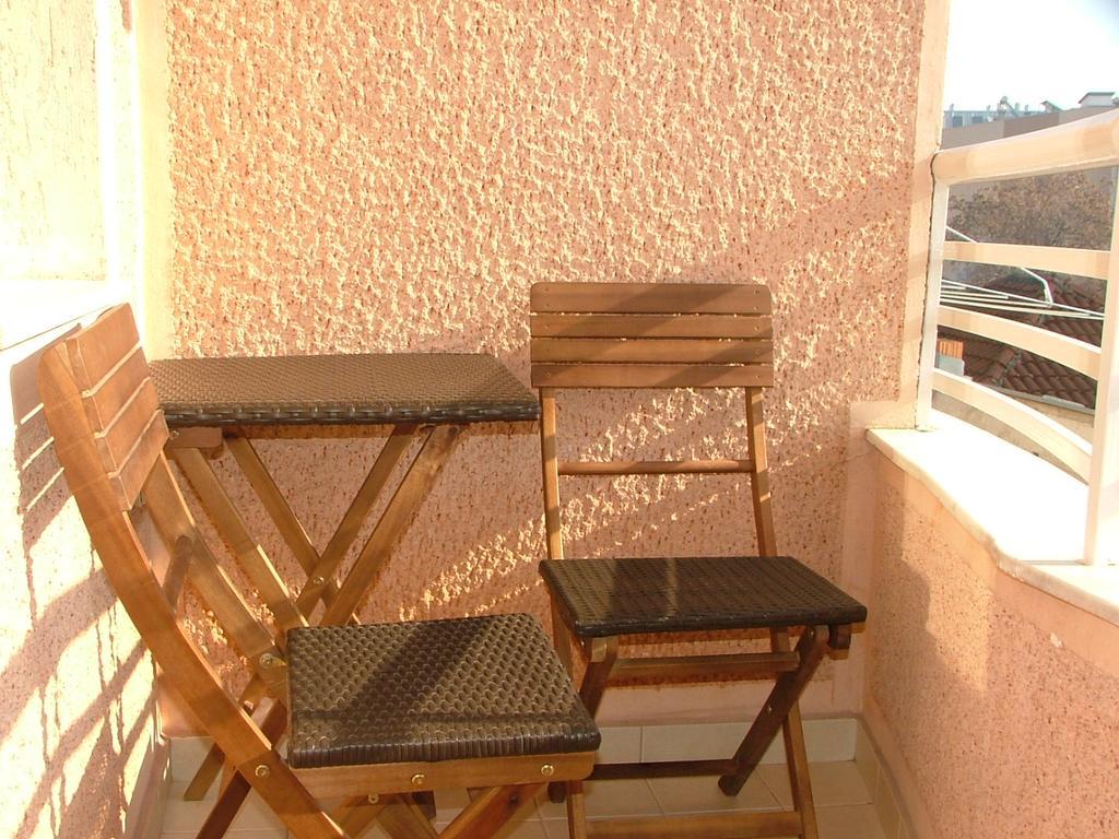 Risto'S Apartment Skopje Eksteriør bilde