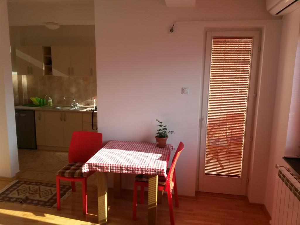 Risto'S Apartment Skopje Eksteriør bilde